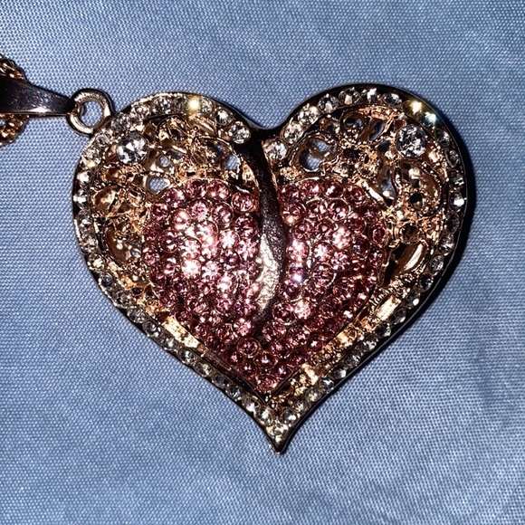 Super Sweetheart Cage Pendant on Rose gold chain - Picture 1 of 4